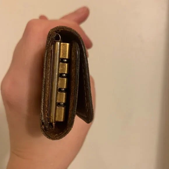 Louis Vuitton Monogram 4 key Multicles Holder Case - Picture 4 of 12